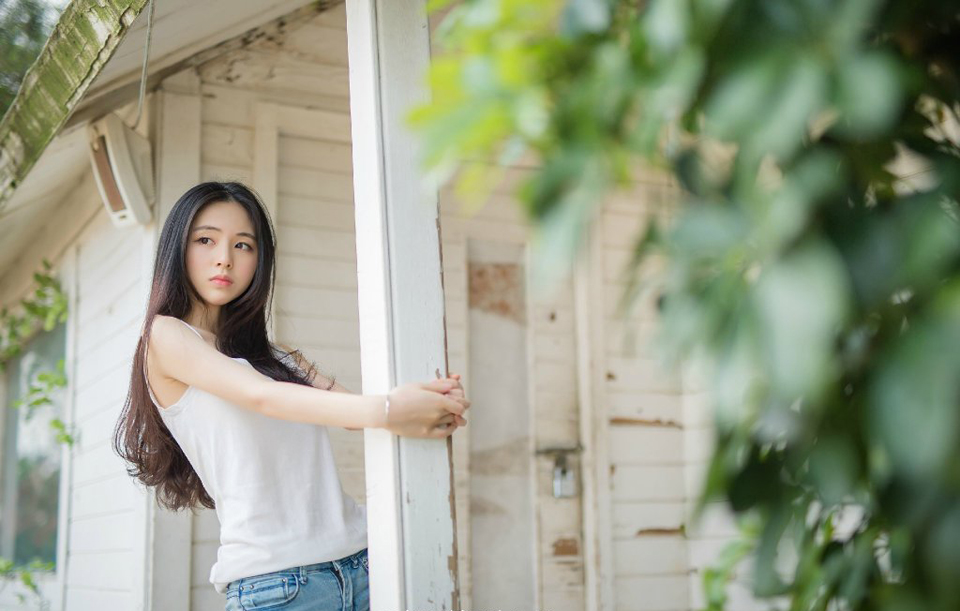厌无事不烧香，有事上门还不烧香。无事不烧香，那是觉得自己人不要客气;有事上门不烧香，那是觉得他倒霉，你不帮他?你敢不帮他?